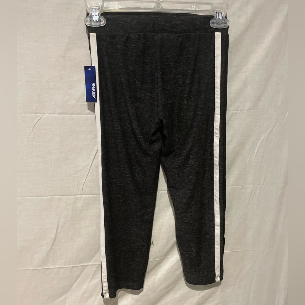Girls Ardene’s pants. XS grey and white